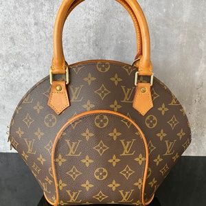 SOLD.  VINTAGE LOUIS VUITTON ELLIPSE PM